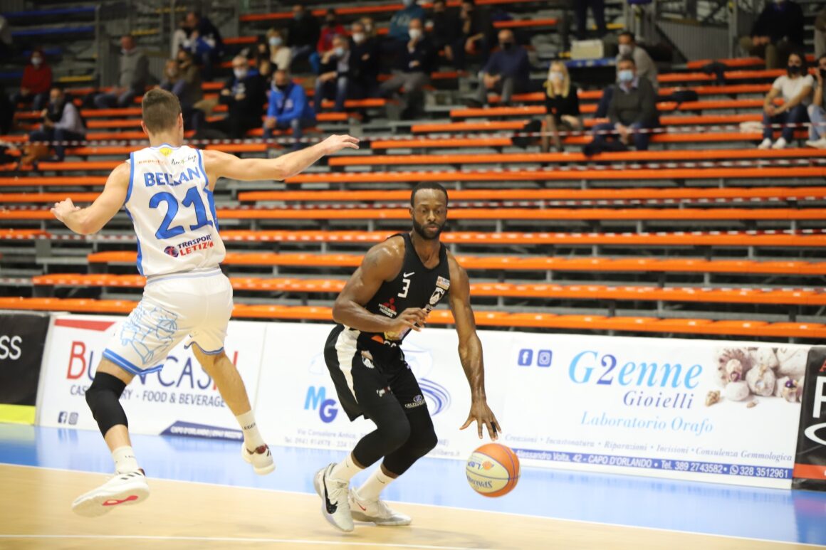 Johnson decisivo a Capo d'Orlando (foto APU)