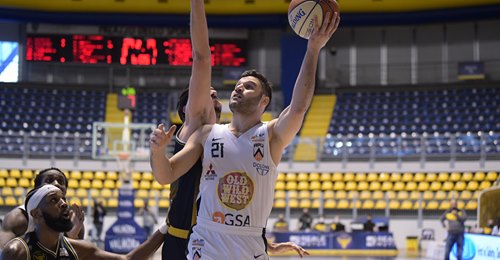 Giuri in azione contro Torino (foto APU)