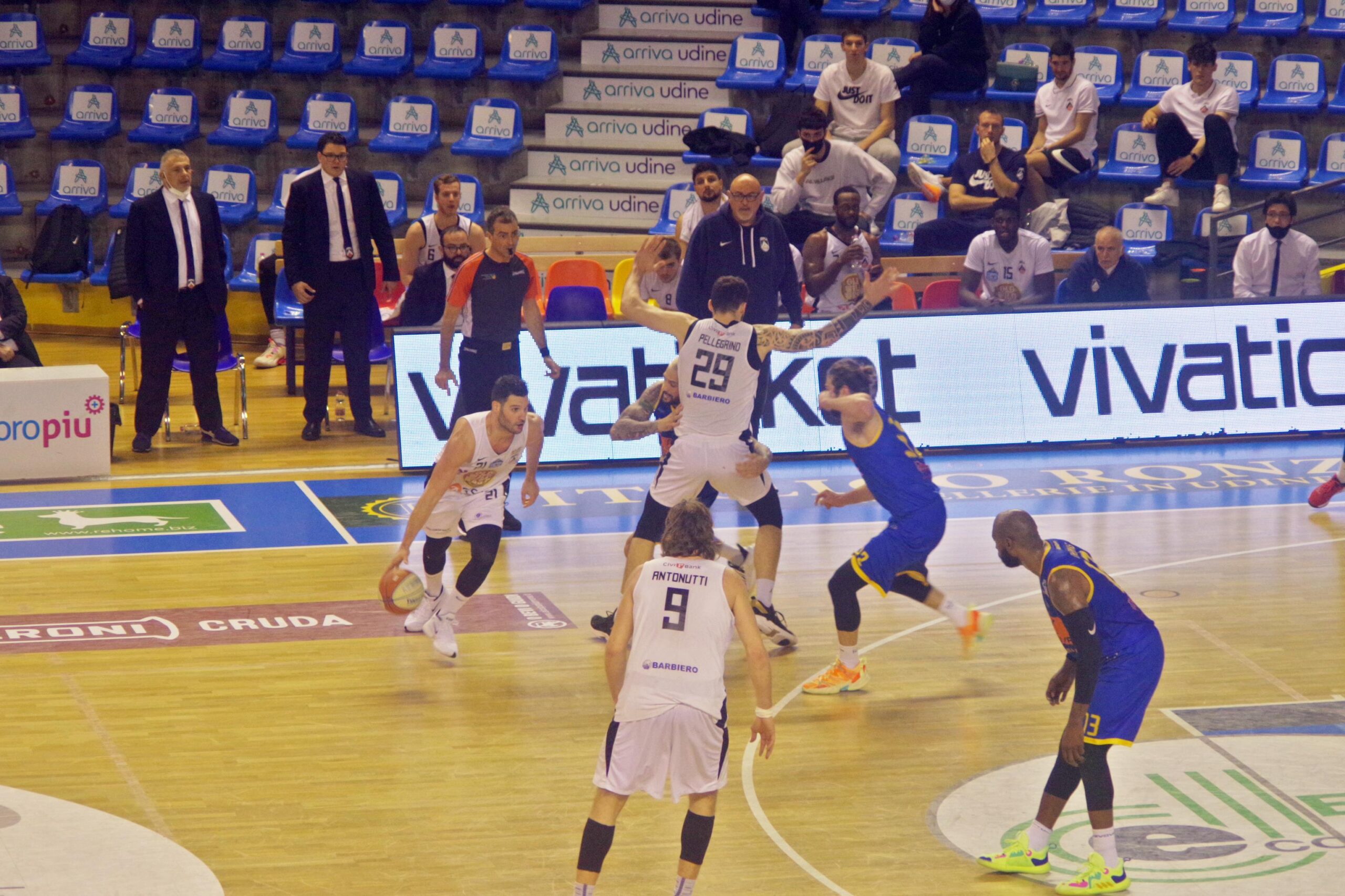 Giuri in azione contro Scafati