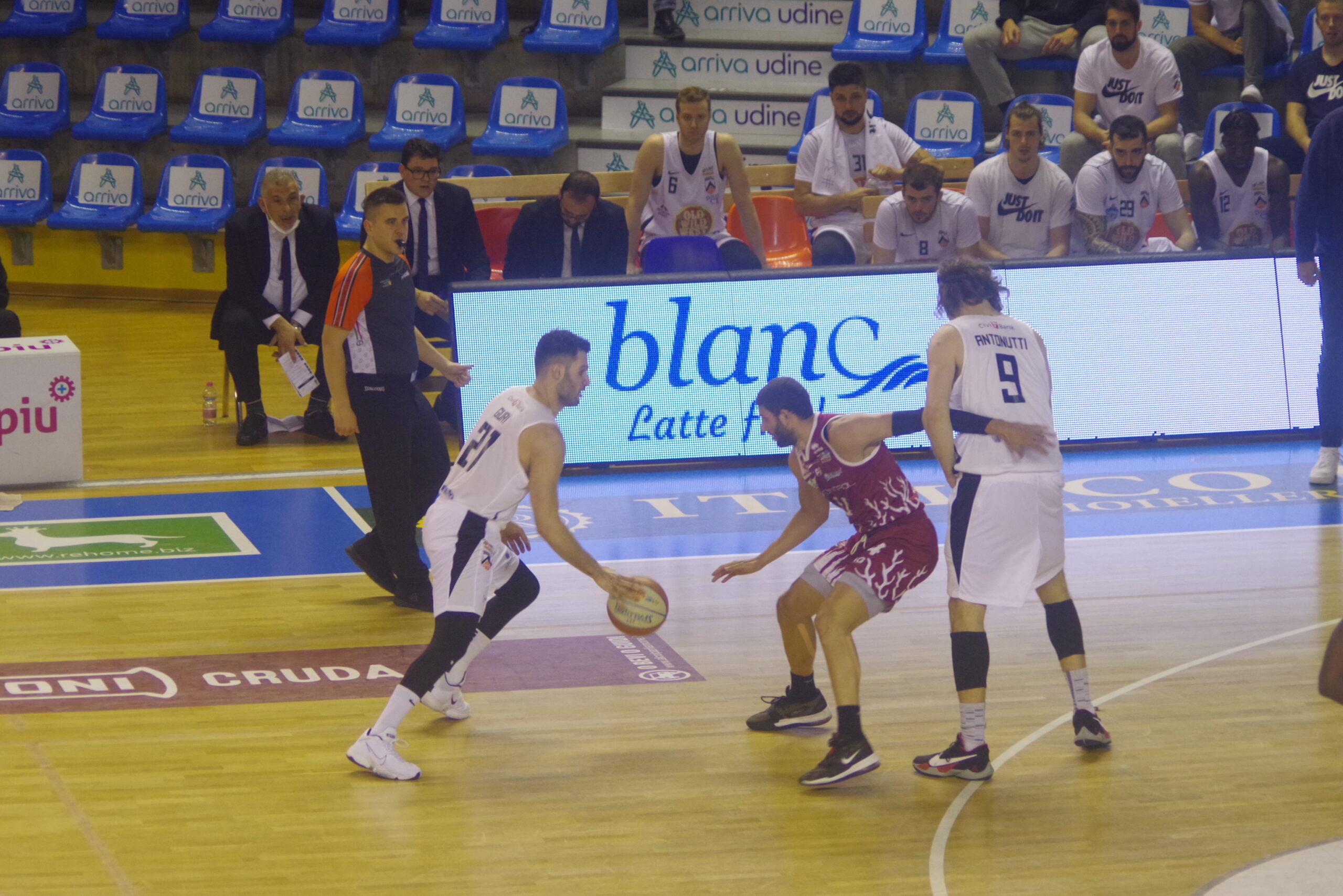 Giuri in azione contro Trapani