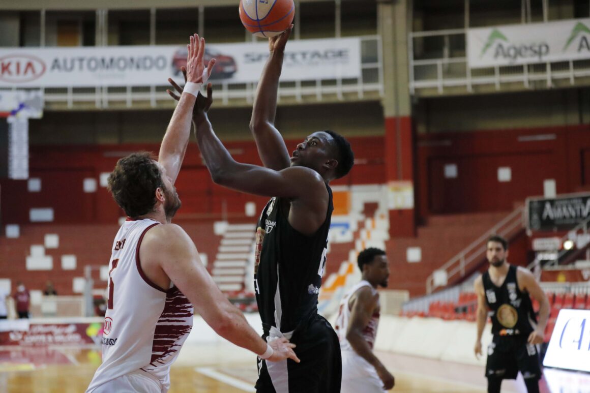 Foulland impegnato a Trapani (foto APU)