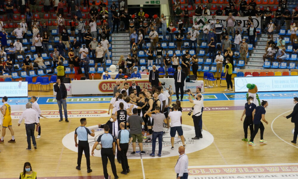 Udine festeggia la vittoria su Scafati in gara-2