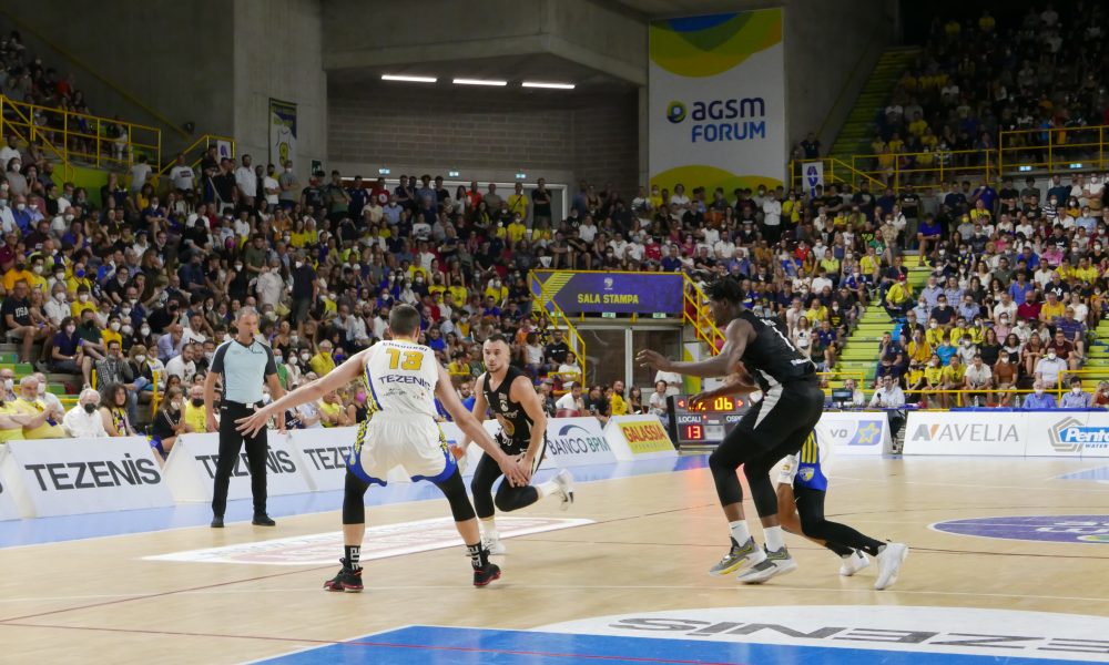 Cappelletti e Walters in azione a Verona