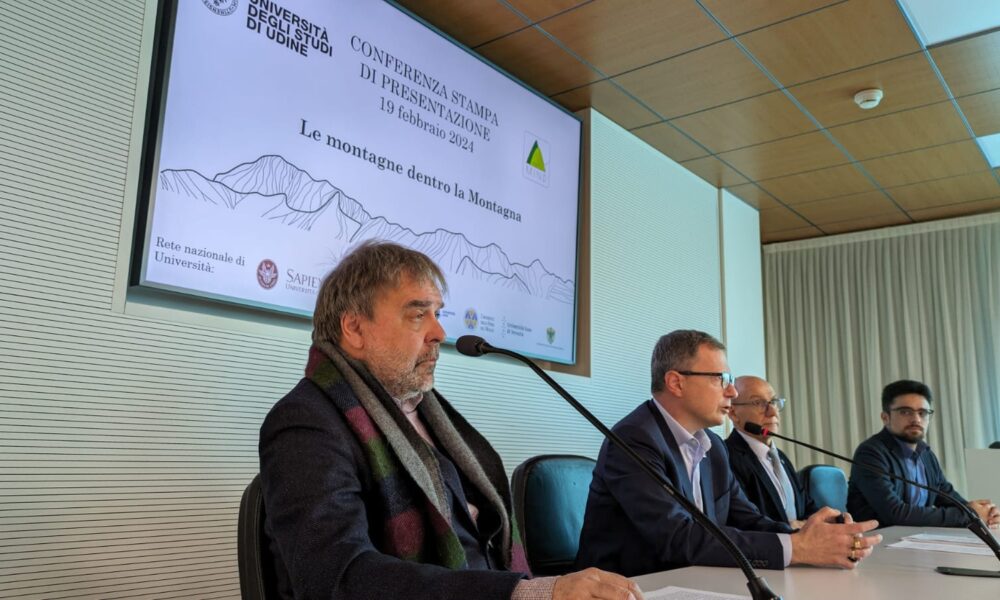 L'assessore Stefano Zannier interviene alla presentazione delle due ricerche dell'Università di Udine