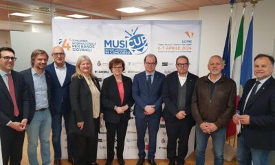Forto di gruppo con il vicegovernatore del Friuli Venezia Giulia con delega a Cultura e Sport, Mario Anzil.