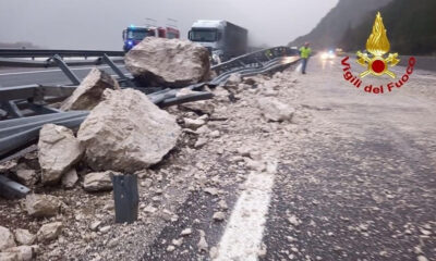 Massi cadono sulla A23 Udine-Tarvisio