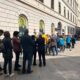 Fila per la mostra di Van Gogh