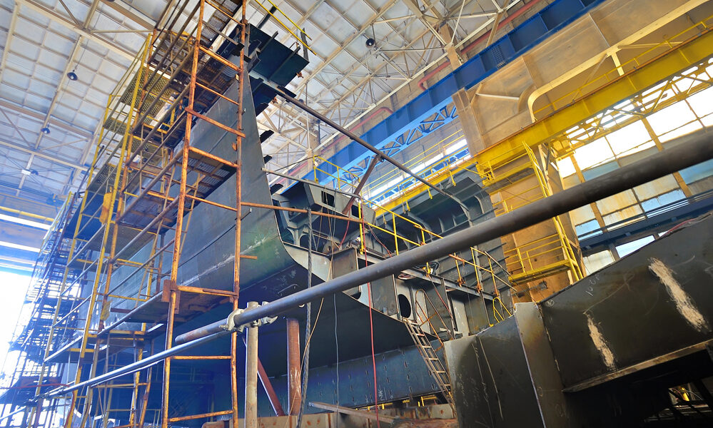 Costruzione di una nave - Settori tradizionali in calo, ma l'export FVG cresce (+9%) grazie alla cantieristica