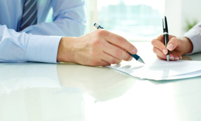 Firma di un accordo - Sottoscritta intesa sindacale per il futuro di Wartsila