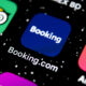 Icona di Booking.com su smartphone