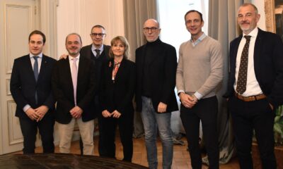 Da sinistra: Denis Caporale (Asufc), Antonio Poggiana (Asugi), Giuseppe Tonutti (Asfo e Cro Aviano), Francesca Tosolini (Burlo Garofolo), l'assessore Riccardo Riccardi, il governatore Massimiliano Fedriga e Stefano Dorbolò (Arcs)