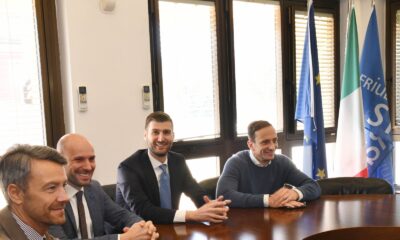 Il governatore Massimiliano Fedriga con il presidente di Fvg Strade Simone Bortolotti e il consigliere della società Michele Leon