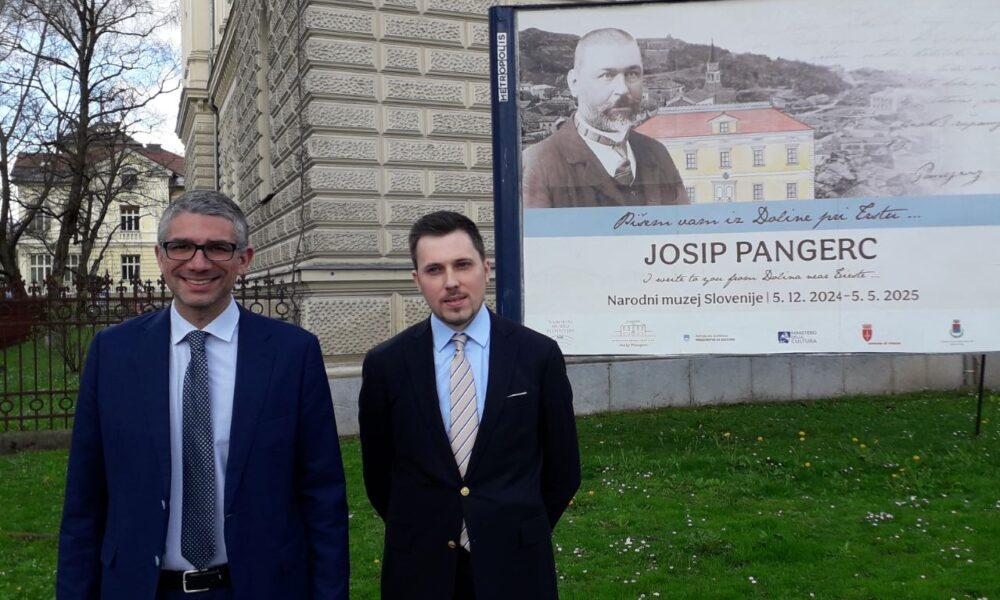 L'assessore Roberti insieme a Marco Manin dell’Istituto mitteleuropeo di storia e cultura Josip Pangerc