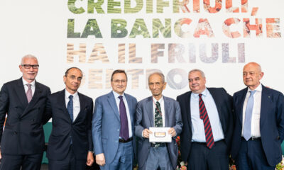Consegna riconoscimento a Luciano Sartoretti