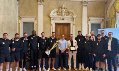 Foto di gruppo per il ricevimento dell'Apu nel Salone di Rappresentanza del Palazzo della Regione