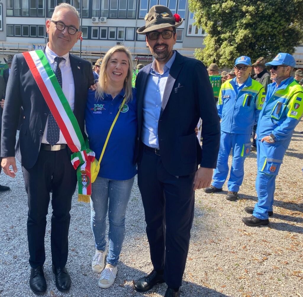 L'assessore Amirante con il sindaco di Pordenone Basso e vertici Ana