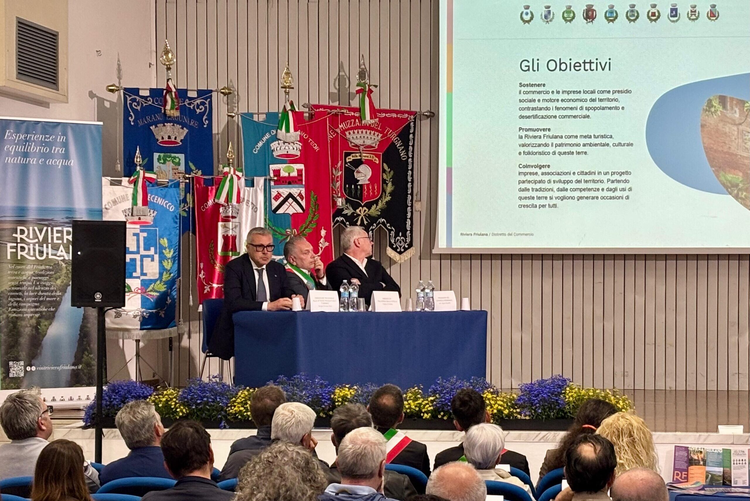 L'assessore Bini, il sindaco D'Altilia e il presidente Bordin a Palazzolo dello Stella alla presentazione del neonato Distretto del commercio della Riviera friulana