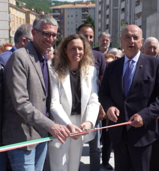 Il taglio del nastro all'inaugurazione degli spazi riqualificati dell'area ex Polstrada di Roiano