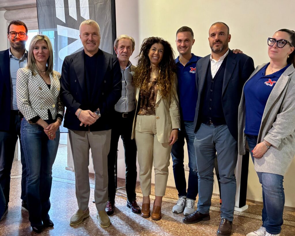 L'assessore regionale Sergio Emidio Bini, terzo da sinistra, a Sacile alla presentazione di Xtreme Days Festival 2025