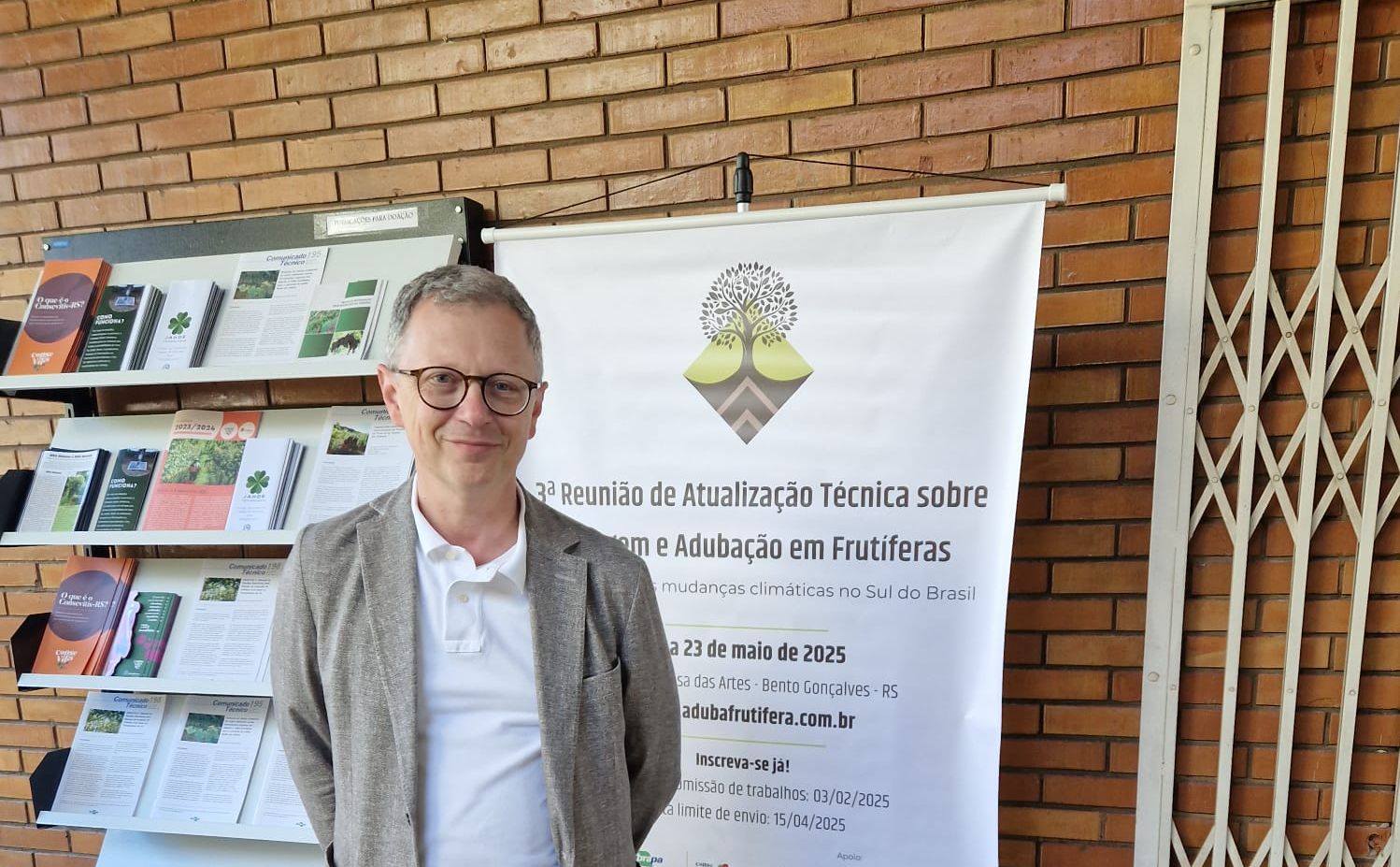 L'assessore regionale Stefano Zannier in visita all'Emprapa, Centro di ricerca sulla viticoltura nel Rio Grande do Sul in Brasile