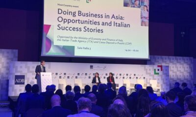 Sala piena per la sessione del Meeeting annuale della Banca asiatica di sviluppo (Adb)