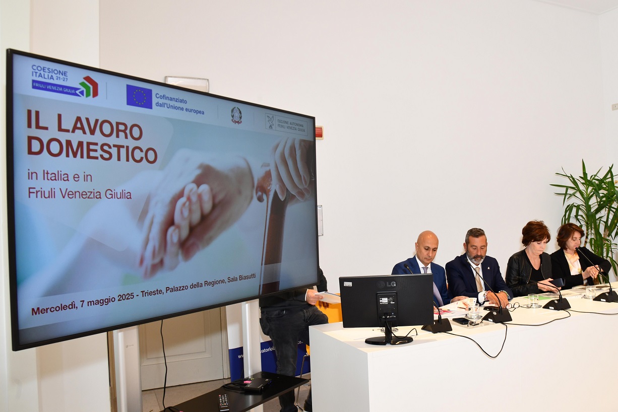 Un momento del convegno "Il lavoro domestico in Italia e in Friuli-Venezia Giulia" a Trieste