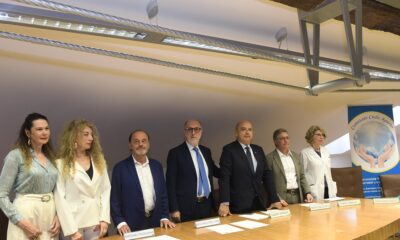 La cerimonia di formalizzazione della donazione di 30mila euro da parte del Comitato Cielo Aperto all'Azienda sanitaria universitaria Giuliano Isontina