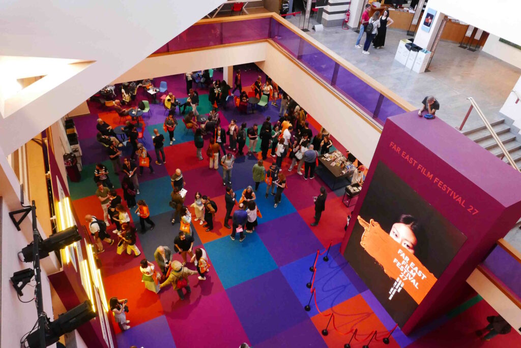 L'interno del teatro allestito per il festival
