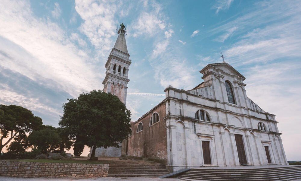 Esterno della Chiesa di Sant'Eufemia a Rovigno - furti chiese istriane