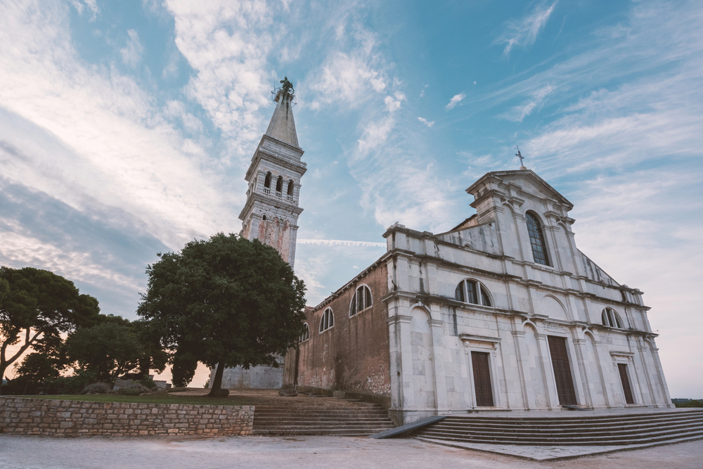 Esterno della Chiesa di Sant'Eufemia a Rovigno - furti chiese istriane