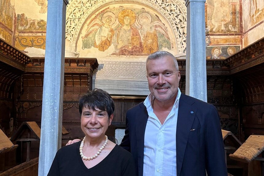 L'assessore Bini col sindaco Daniela Bernardi all'interno del Tempietto longobardo da poco ristrutturato