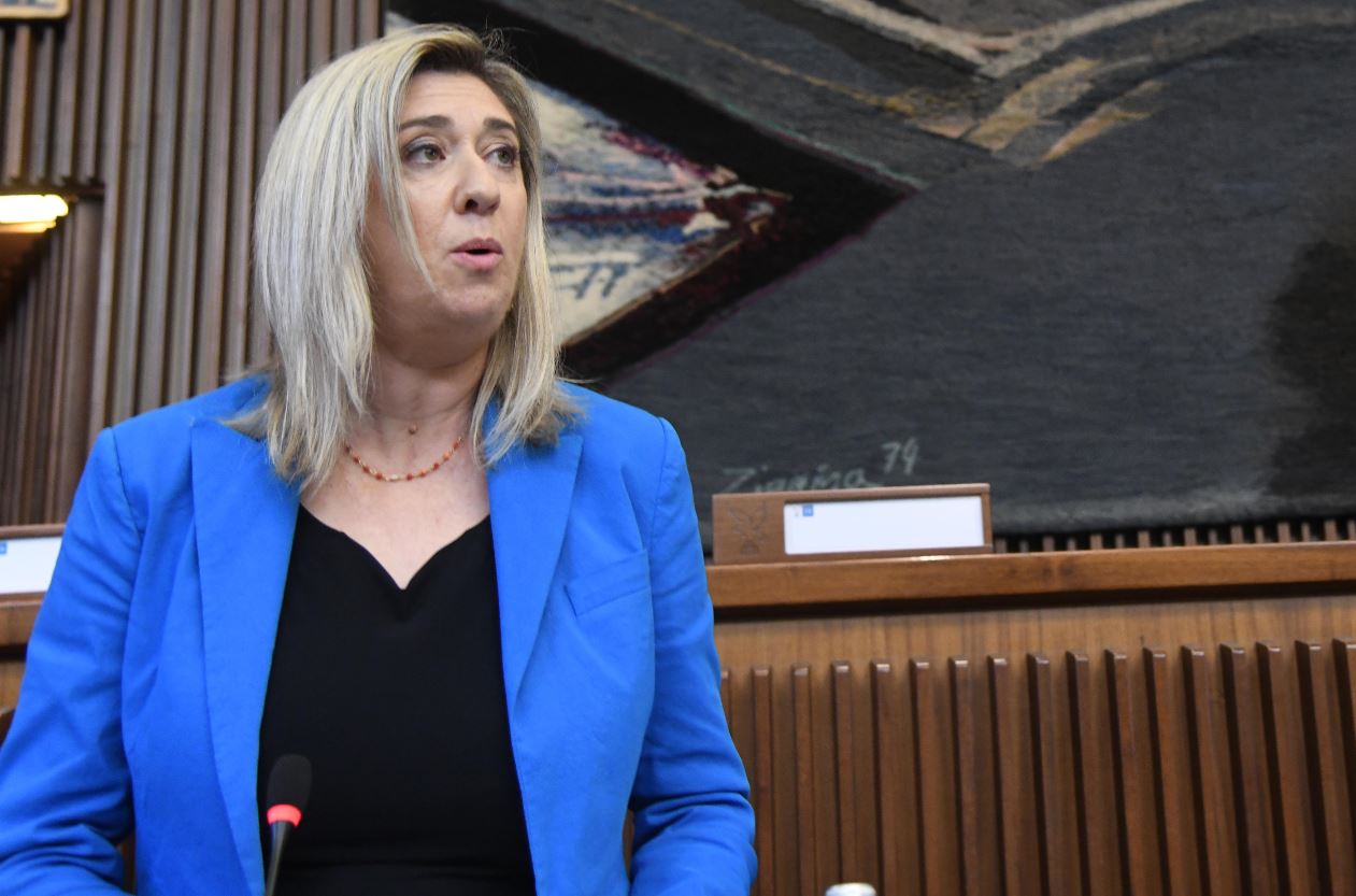 L’assessore alle Infrastrutture e territorio Cristina Amirante oggi in Consiglio regionale.