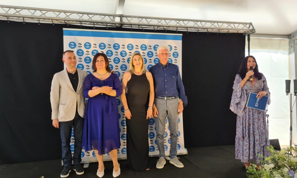 L'assessore Cristina Amirante con la famiglia Broggian alla celebrazione del trentennale di fondazione dell'impresa Cgn di Pordenone