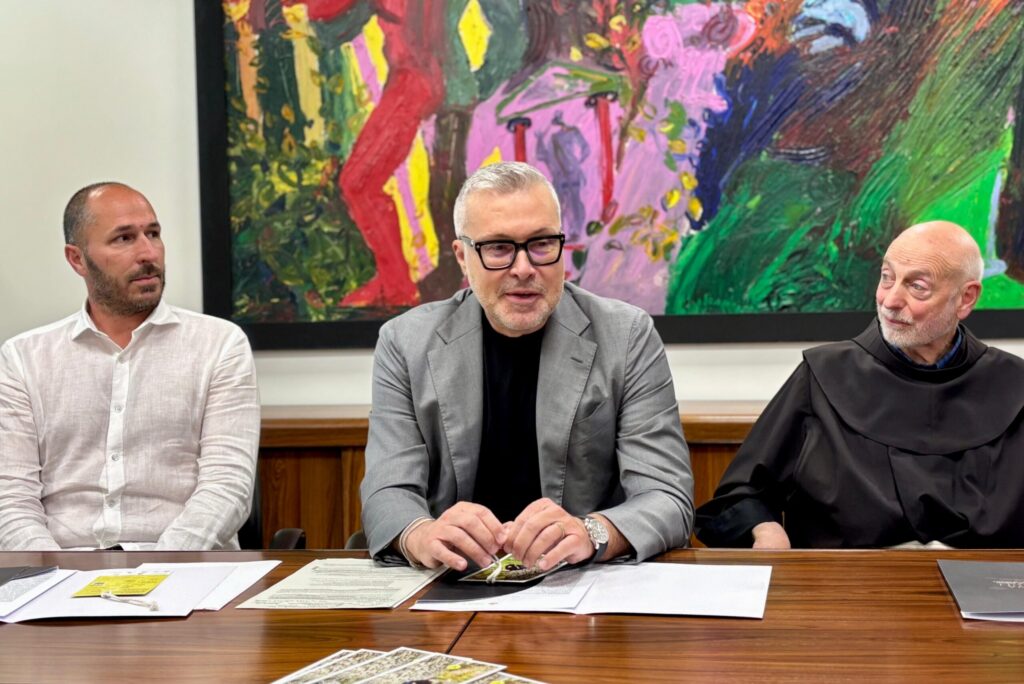 L'assessore regionale Sergio Emidio Bini durante l'incontro di illustrazione del cammino di S. Antonio