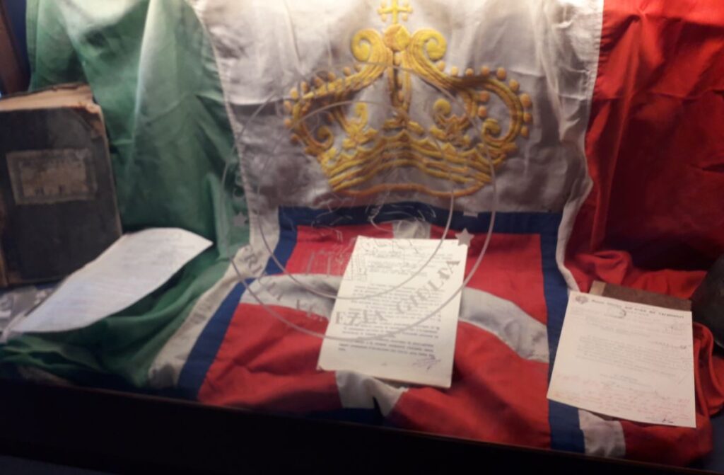 La bandiera appartenuta alla soppressa Legione Carabinieri Reali di Trieste