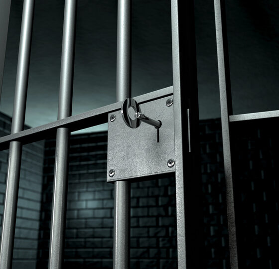 Porta aperta di una cella del carcere
