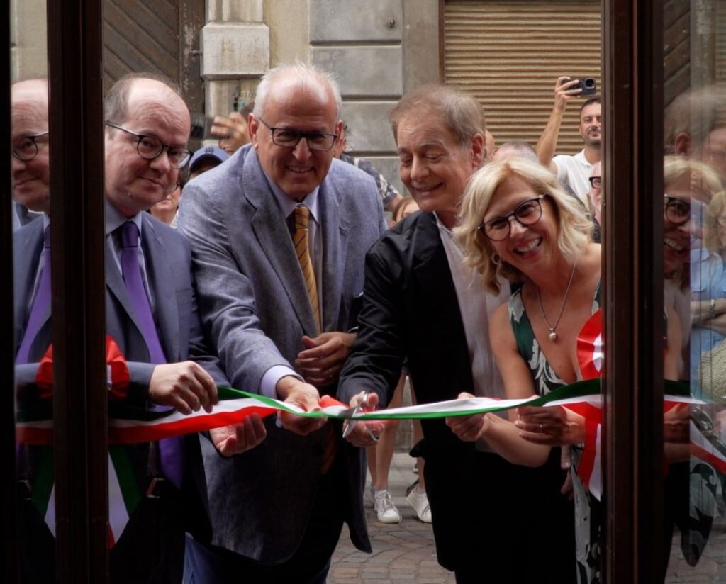 Il taglio del nastro all'inaugurazione di Borgo Live Academy