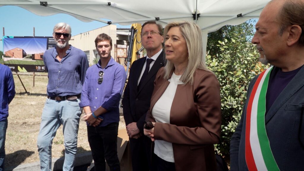 L'assessore Amirante nel corso del suo intervento all'avvio del cantiere