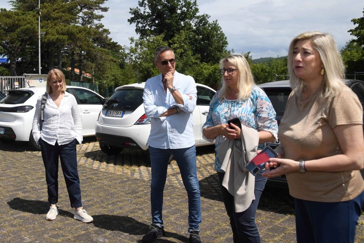 L'assessore Cristina Amirante mentre spiega gli interventi
