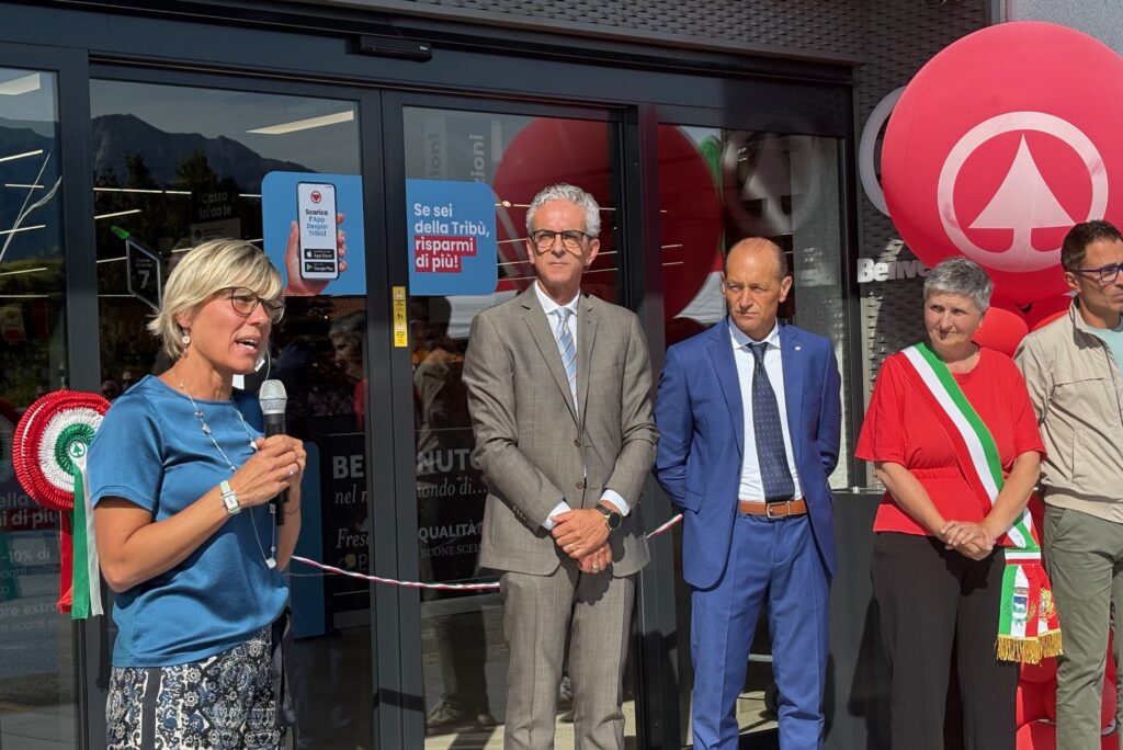 L'assessore regionale alle Finanze Barbara Zilli all'inaugurazione del rinnovato storico punto vendita Eurospar "Euroforte" di Buja