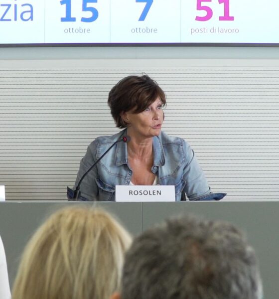 Al centro l'assessore Rosolen nel corso della presentazione del recruiting di oggi