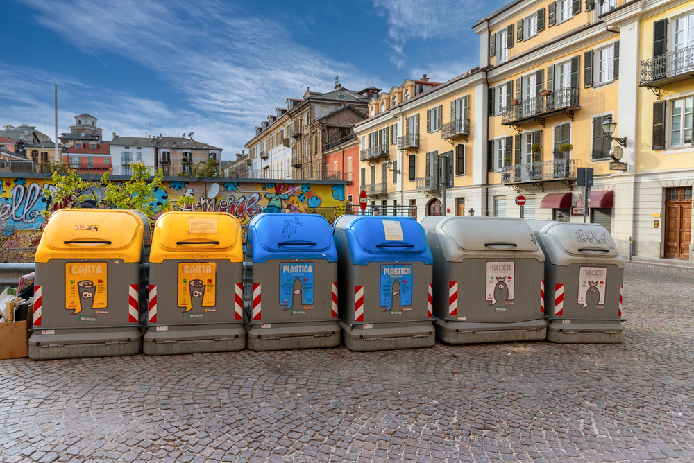 Bidoni per la raccolta differenziata
