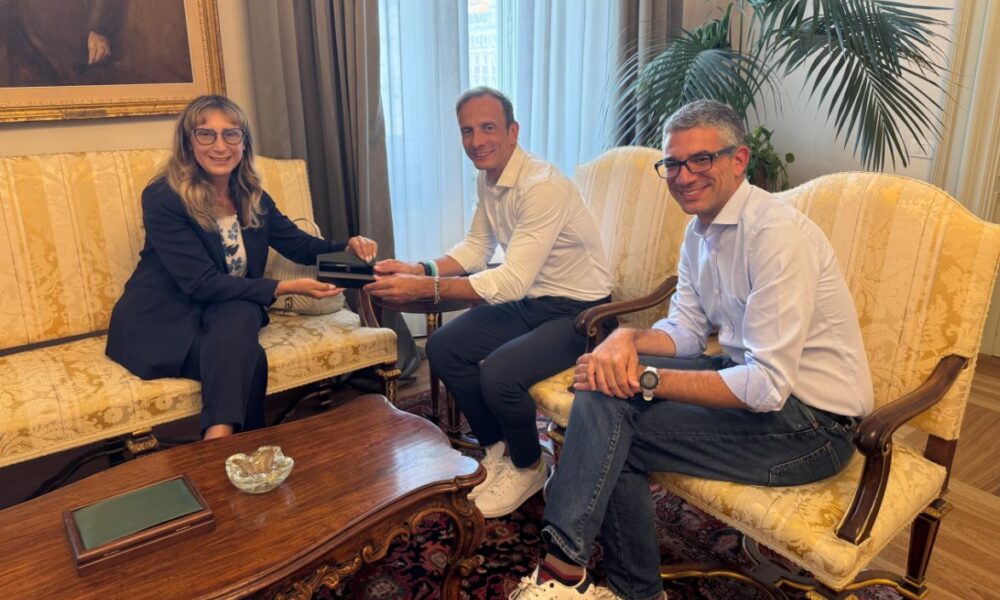 Il governatore del Friuli-Venezia Giulia Massimiliano Fedriga e l'assessore alla Sicurezza Pierpaolo Roberti insieme alla dott.ssa Antonella Cargnelutti