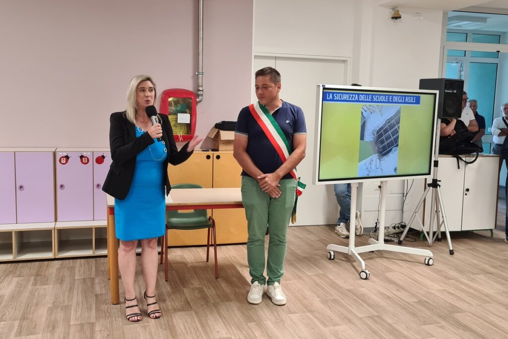 L'assessore regionale Cristina Amirante con il sindaco di Aviano, Paolo Tassan Zanin