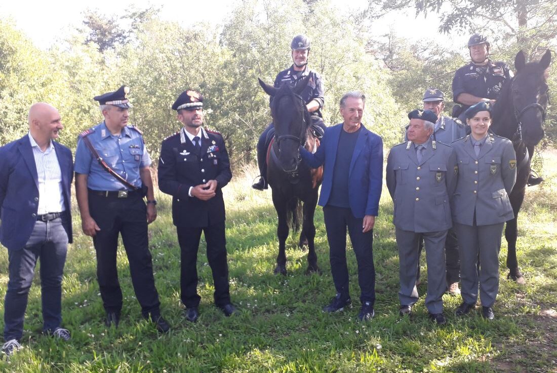 La presentazione della sperimentazione di vigilanza ambientale a cavallo sul Carso triestino