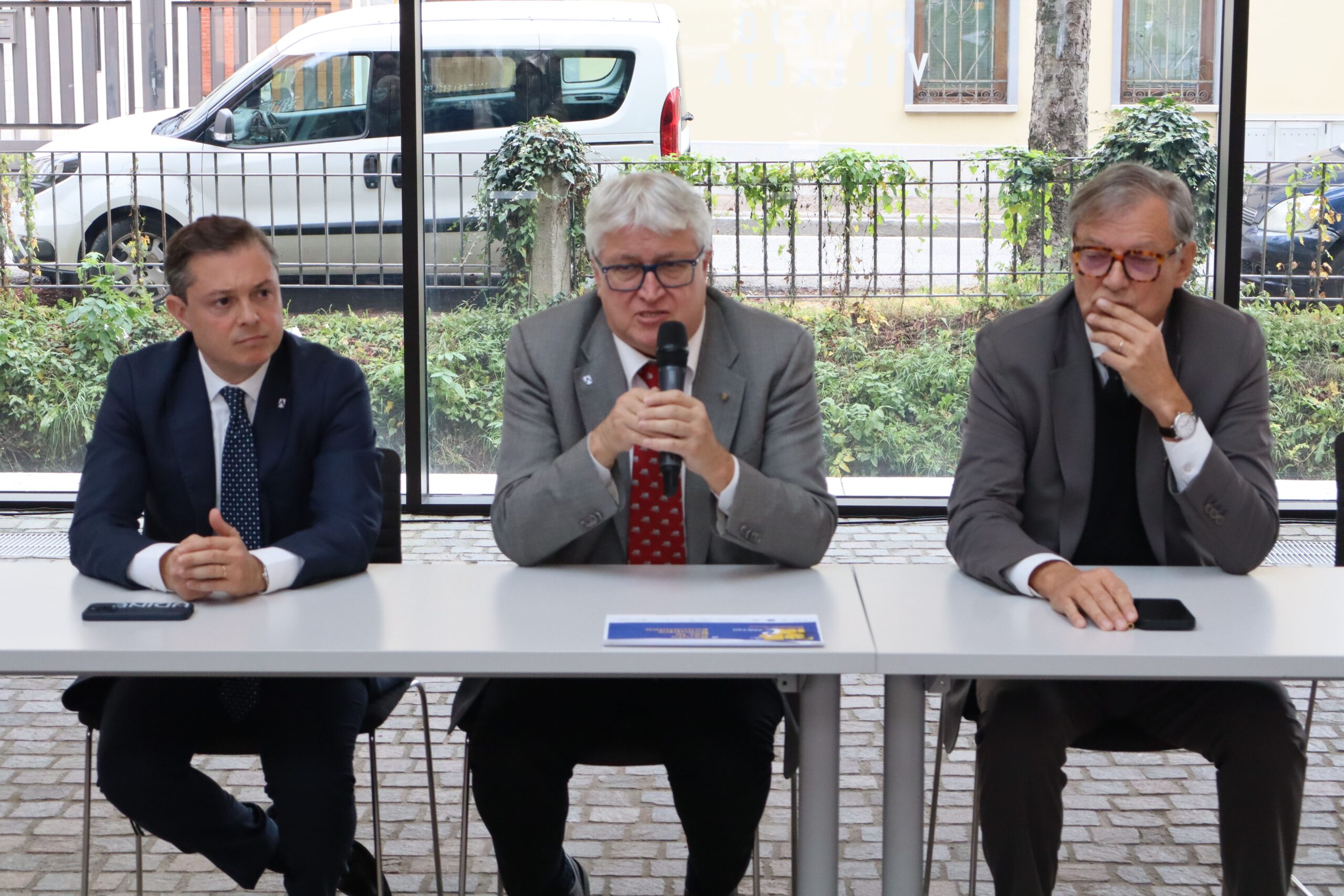 Conferenza stampa commercio Udine
