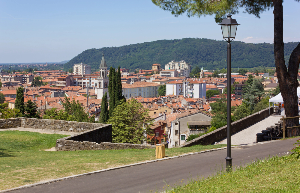 Vista di Gorizia dal parco del castello