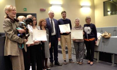 Foto di gruppo con i laureati premiati