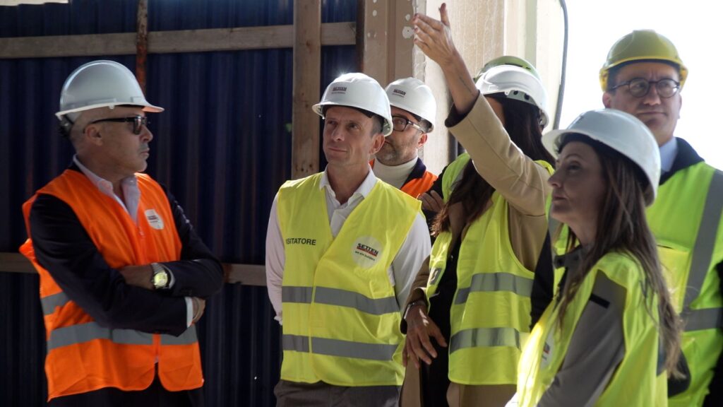 Una fase del sopralluogo nel cantiere