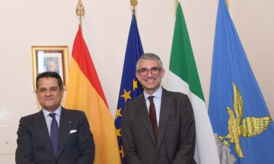 L'assessore Roberti (a destra) con l'ambasciatore della Spagna in Italia, Miguel Ángel Fernández-Palacios